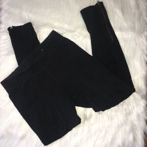 — American Eagle 🦅— Small Black Leggings 